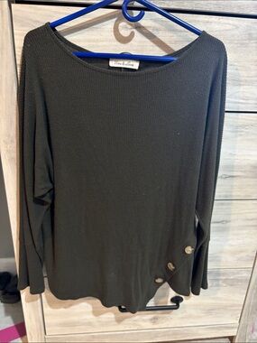 Vine & Love Olive Ribbed Button-Hem Long Sleeve Top